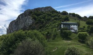 AFFACCIATI ALLA FINESTRA BELLA MIA E BELLO MIO Escursione pre-alpina ad anello Canzo - Rifugio SEV - Canzo @ Canzo (CO)